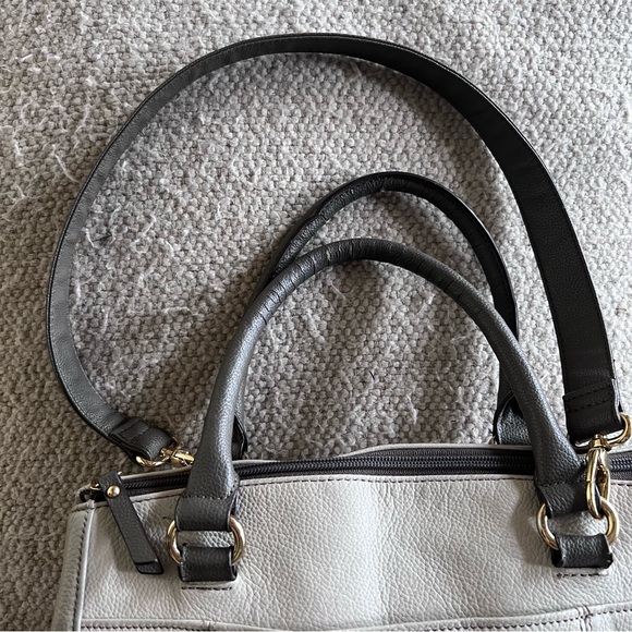 Tignanello 3 tone natural leather shoulder bag removable strap multi-pocket 💕 - Picture 7 of 11